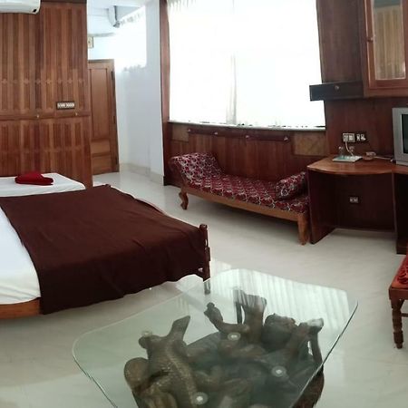 Dolphin Residency Hotel Thekkady Kültér fotó