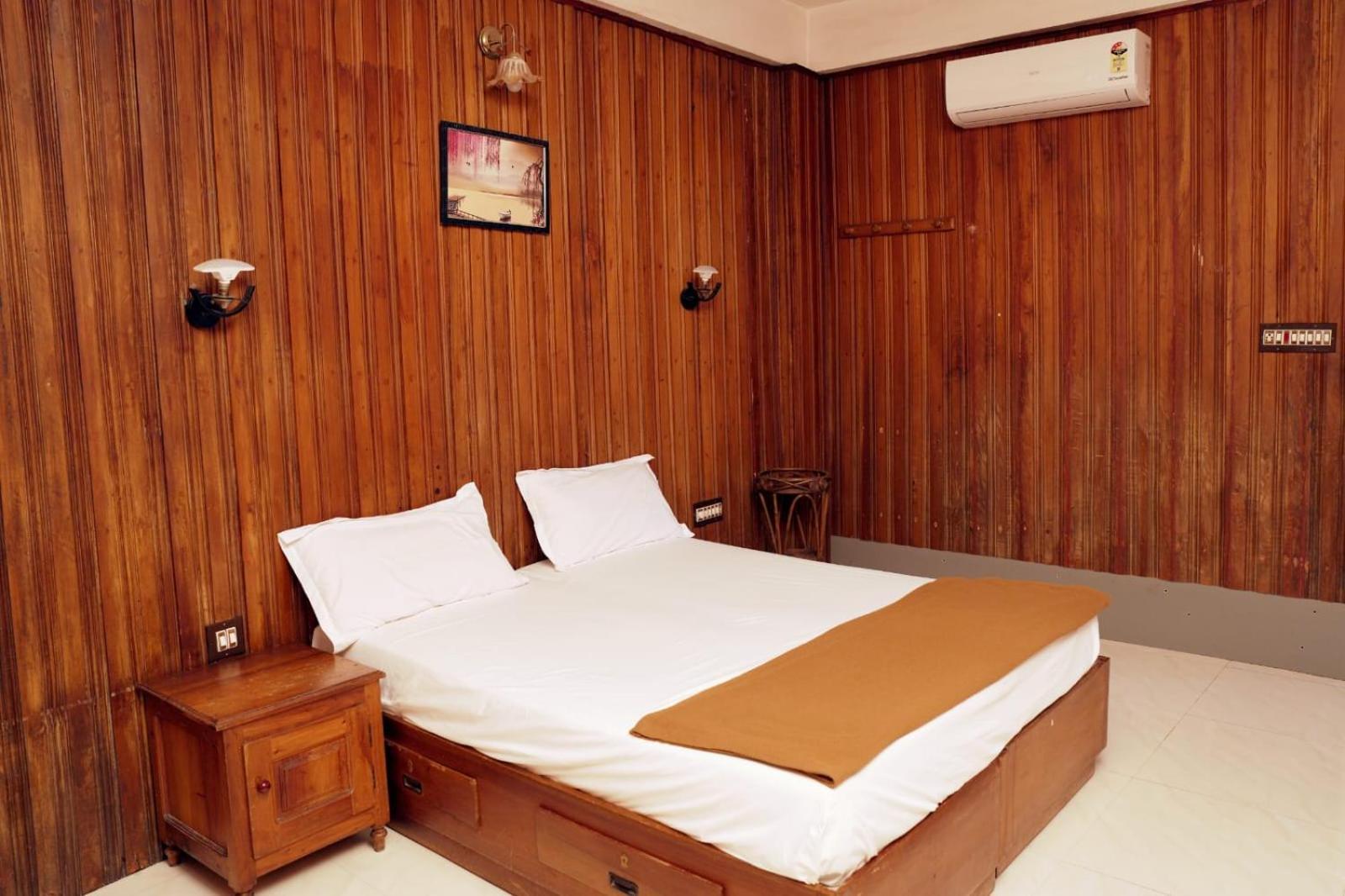 Dolphin Residency Hotel Thekkady Kültér fotó