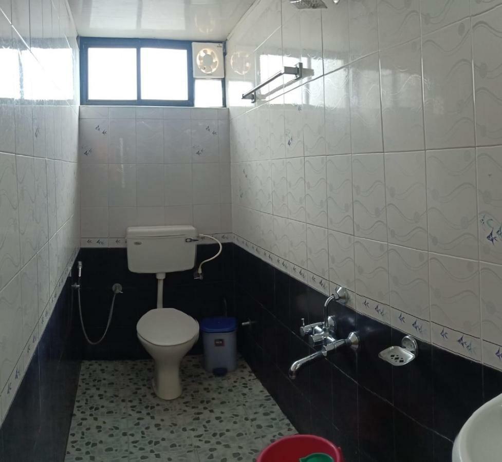 Dolphin Residency Hotel Thekkady Kültér fotó