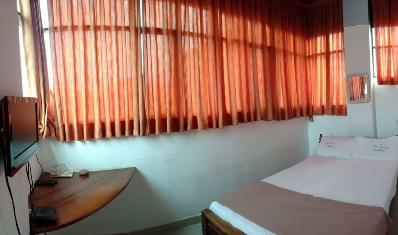 Dolphin Residency Hotel Thekkady Kültér fotó